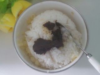 19、土豆泥拌饭,加入炸好的豆瓣酱