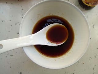 8、蟹棒金针菇蒸粉丝,拌匀备用