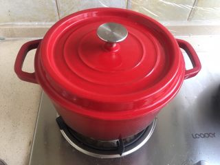 25、什蔬蒜香鸡翅,中火烧开