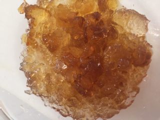 8、养颜酸奶拌桃胶,挑干净后沥干水