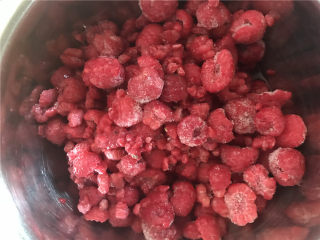 2、纯醇的覆盆子果蓉,这里是果碎500g