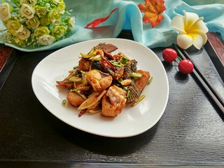 13、麻辣糍粑鱼,装盘，特别下饭。