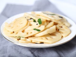 17、酸辣藕片,完成，愉快的吃吧。