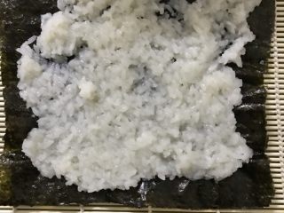 7、寿司,把米饭放上去！