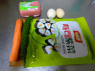 1、简单易学的寿司,准备食材