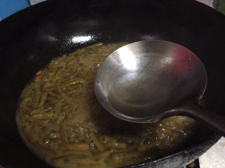 17、椒香五花肉,适量盐、白醋煮开2分钟