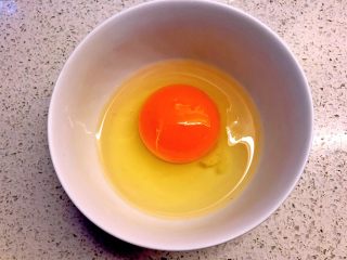 2、干炒牛河,打一个鸡蛋