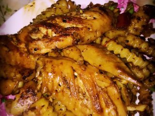 19、香辣鸡翅????土豆条,就可以出锅了