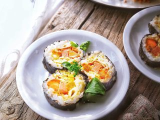 14、最好吃的 紫菜包饭 附小秘诀,切块开吃~