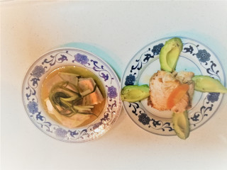 16、创新菜☺《三文鱼双拼》☺创意菜,三文鱼双拼完工。一起来品尝吧~☺