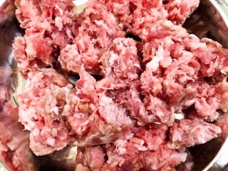 1、饭面好搭档——香辣牛肉酱,牛肉炖成肉馅