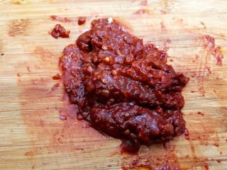 5、饭面好搭档——香辣牛肉酱,郫县豆瓣酱剁碎