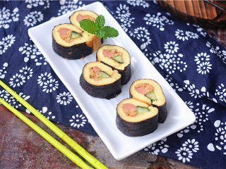 13、紫菜肉松蛋糕卷,切片即可食用