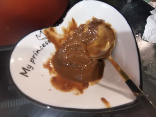 12、羊肉火锅,调一碗料汁,芝麻酱