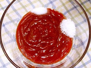 6、茄汁大虾,调茄汁酱料（番茄酱+盐+白糖+一点点水稀释）