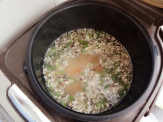 10、宝宝辅食～田园排骨粥,直接按煲粥键即可，大约1个小时左右