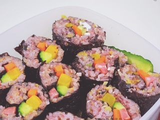 16、紫米寿司,切