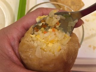 30、花样豆皮饭团,塞入炒好的蛋炒饭