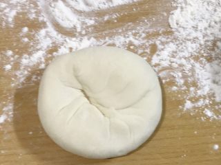 14、年夜饭+韭菜猪肉馅饺子详解,面团再次揉光。
