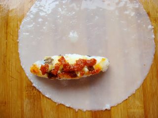 13、锦鲤寿司,放上鱼子酱。