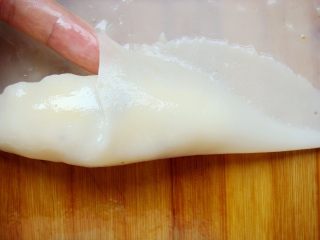 16、锦鲤寿司,剪开后,两边交错着放,沾合住。