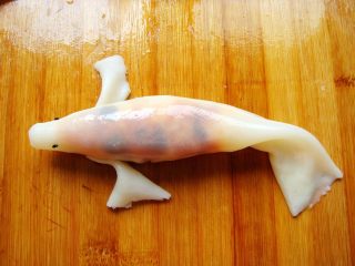 19、锦鲤寿司,剪下来的边角,放到两边做鱼鳍。