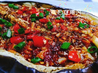 16、微波炉美食～香烤茄子????,撒上一些香葱 黑胡椒粉 太诱人了 味道更是美美哒
