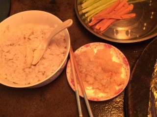 1、蟹籽寿司卷,准备食材