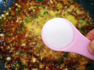 7、蒜蓉生蚝,给糖，生抽，姜粉。