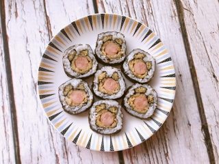 14、小熊寿司,寿司切好。