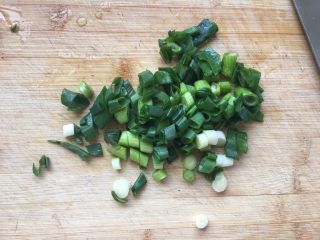 4、烤箱版蒜蓉金针菇粉丝,葱切葱花