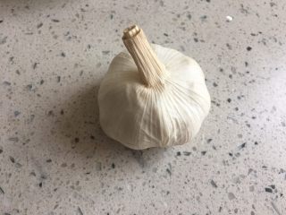 5、烤箱版蒜蓉金针菇粉丝,蒜头