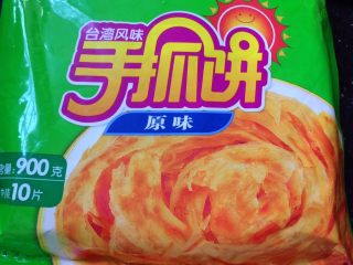 2、火腿鸡蛋生菜卷饼,准备原味手抓饼