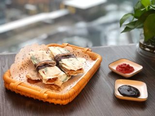 19、葱包烩儿,室内一张