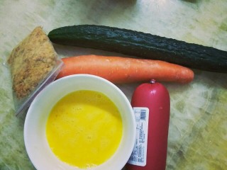 1、家常寿司,材料准备好~