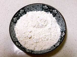 1、奶香红薯网格饼,低筋面粉