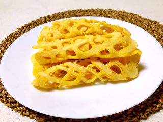 16、奶香红薯网格饼,奶香红薯网格饼香甜软糯，非常好吃~