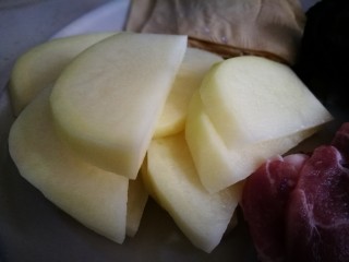 5、麻辣香锅,土豆切片