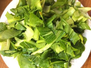 9、炒果蔬空心面,青菜切段