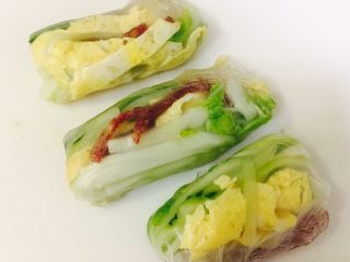 16、越南春卷,依次包完3个