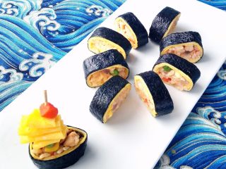 11、紫菜蛋包饭,摆盘即可