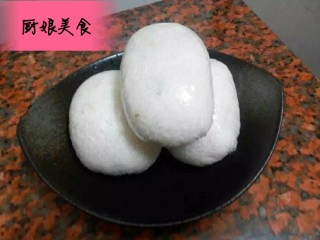 11、豆皮米卷,这样的饭团就完成啦！