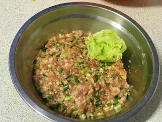 12、过年走油@萝卜丝丸子,腌制软的萝卜丝,撰干水分。