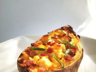 11、红薯奶酪焗蛋,将蛋黄的膜扎破,是为了烤的时候不会鼓起爆裂。