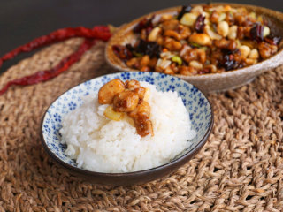 8、宫保鸡丁,一盘酥香,略带微辣、咸鲜、微甜、微酸的宫保鸡丁出炉啦