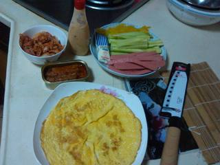 3、家常寿司,海苔，竹板，寿司专用刀，准备好