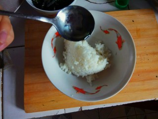 2、简便饭团,加醋