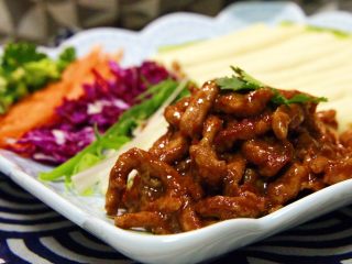 28、东北那旮沓的美食★京酱肉丝,完成了！！这肉丝的样子是不是超级超级诱人的。