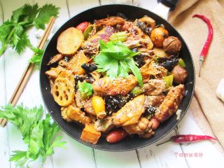 17、三汁焖锅,满满一锅，真的好满足。这道菜超级下饭，别忘了多蒸点米饭。