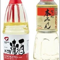 6、甜炖鲷鱼,料理用清酒、味淋各150ml倒入锅里，清酒和味淋这两种日式调味料在永旺超市可以买到，或者万能的某宝，爱做日料的家中必备。